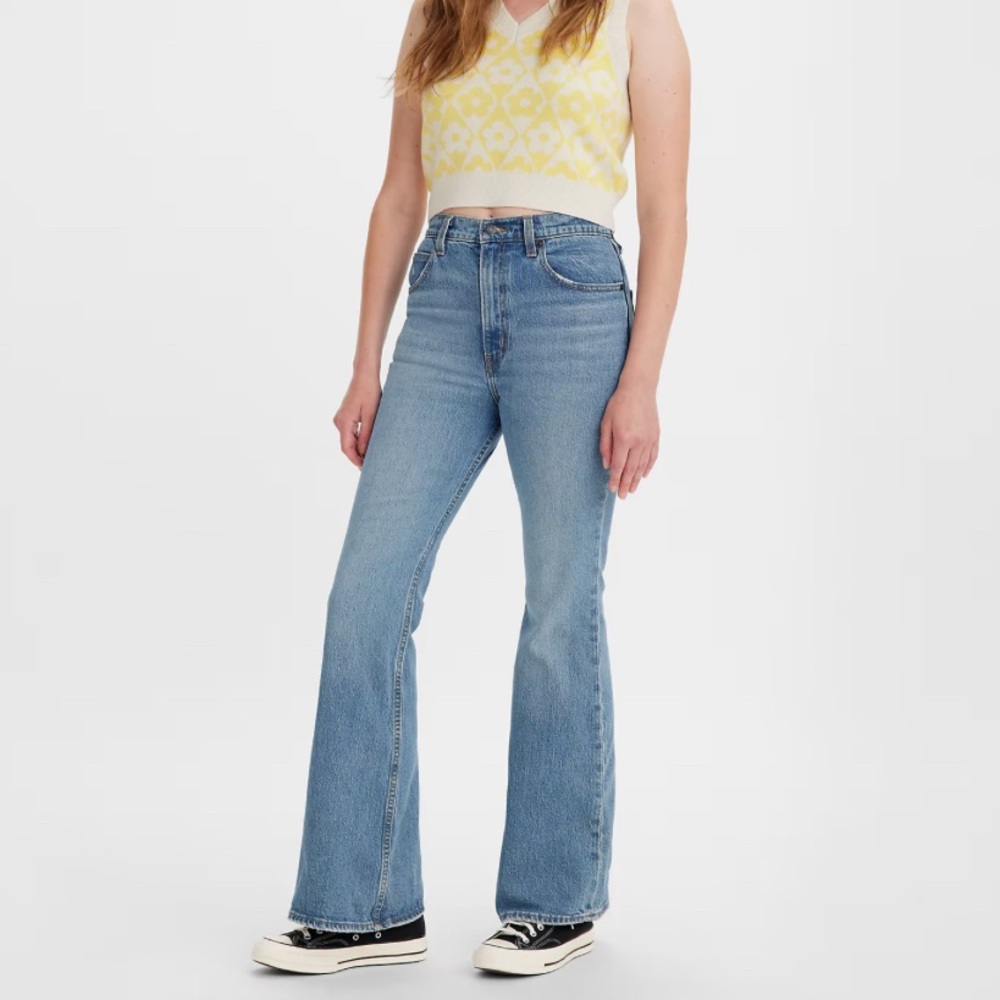 Levi’s: High Rise Flair
